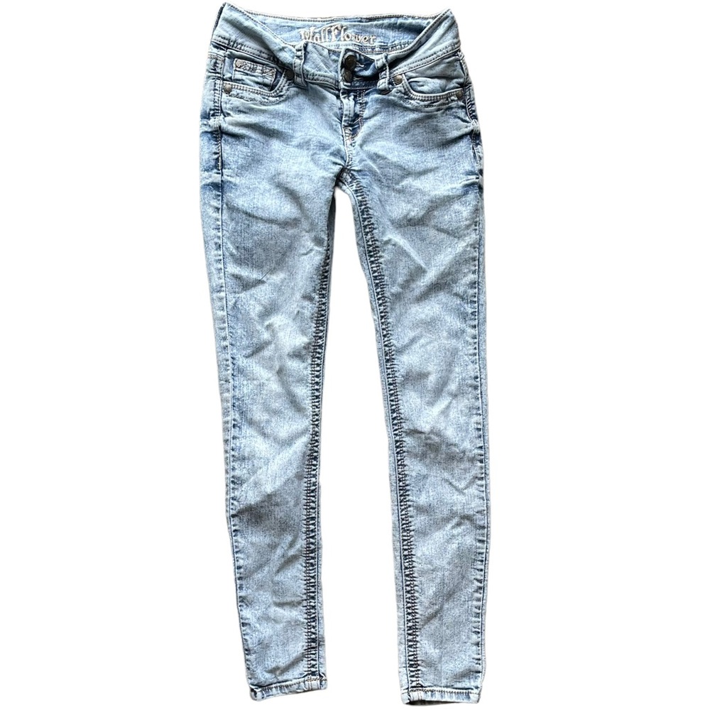 Wallflower junior size 1 washed out blue jeans pocket stitching double button